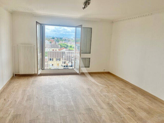 Appartement à LE BLANC-MESNIL