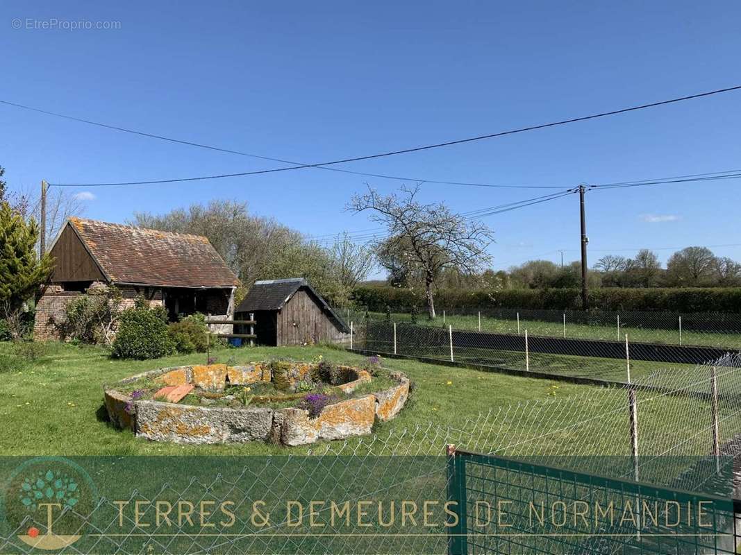 Maison à ALMENECHES