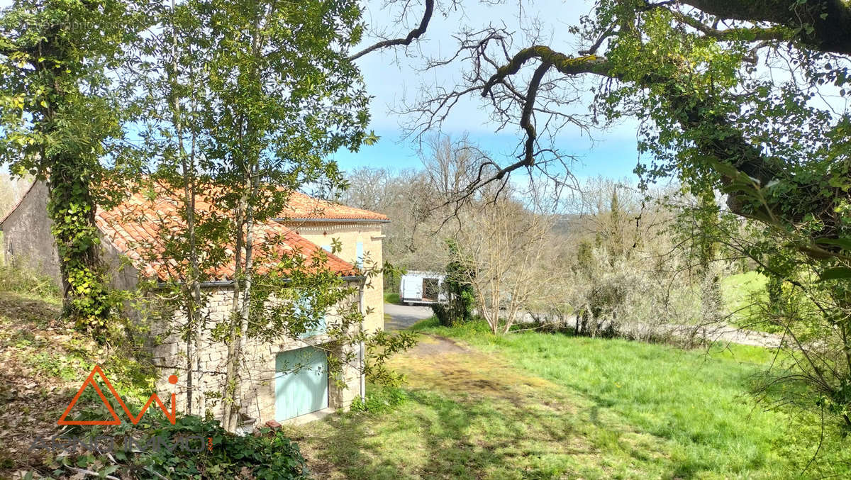 Maison à CAHUZAC-SUR-VERE