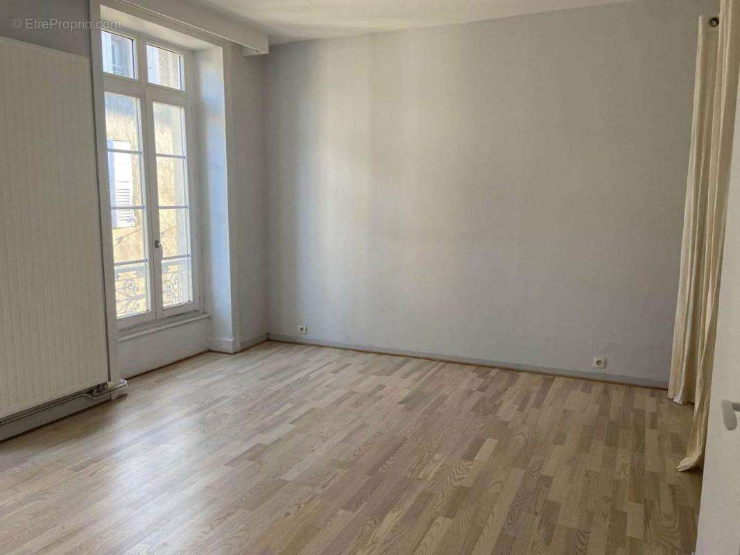 Appartement à TOURNON-SUR-RHONE