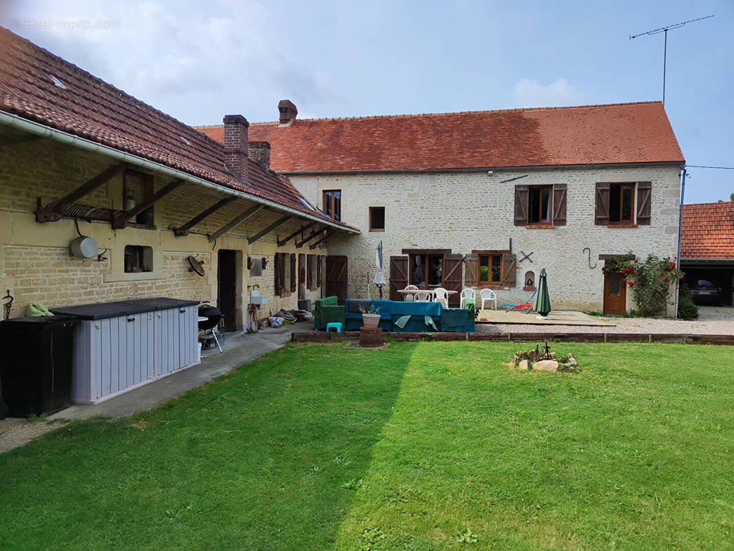 Maison à LE PIN-AU-HARAS