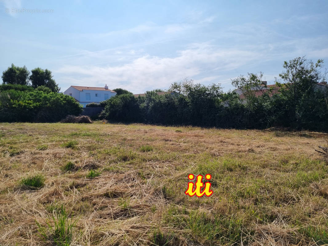 Terrain à CHATEAU-D&#039;OLONNE