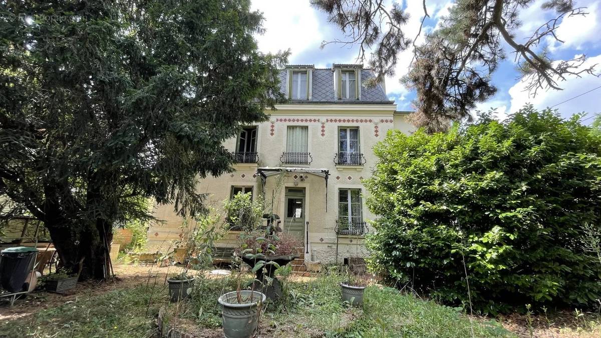 Maison à LES PAVILLONS-SOUS-BOIS