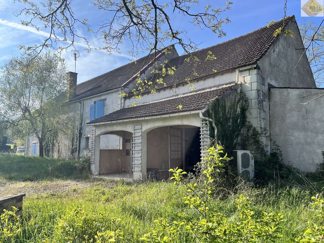 Maison à YZEURES-SUR-CREUSE