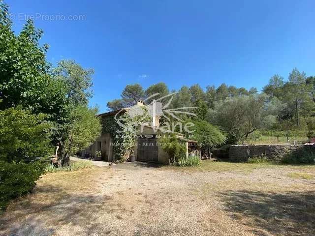 Maison à ENTRECASTEAUX