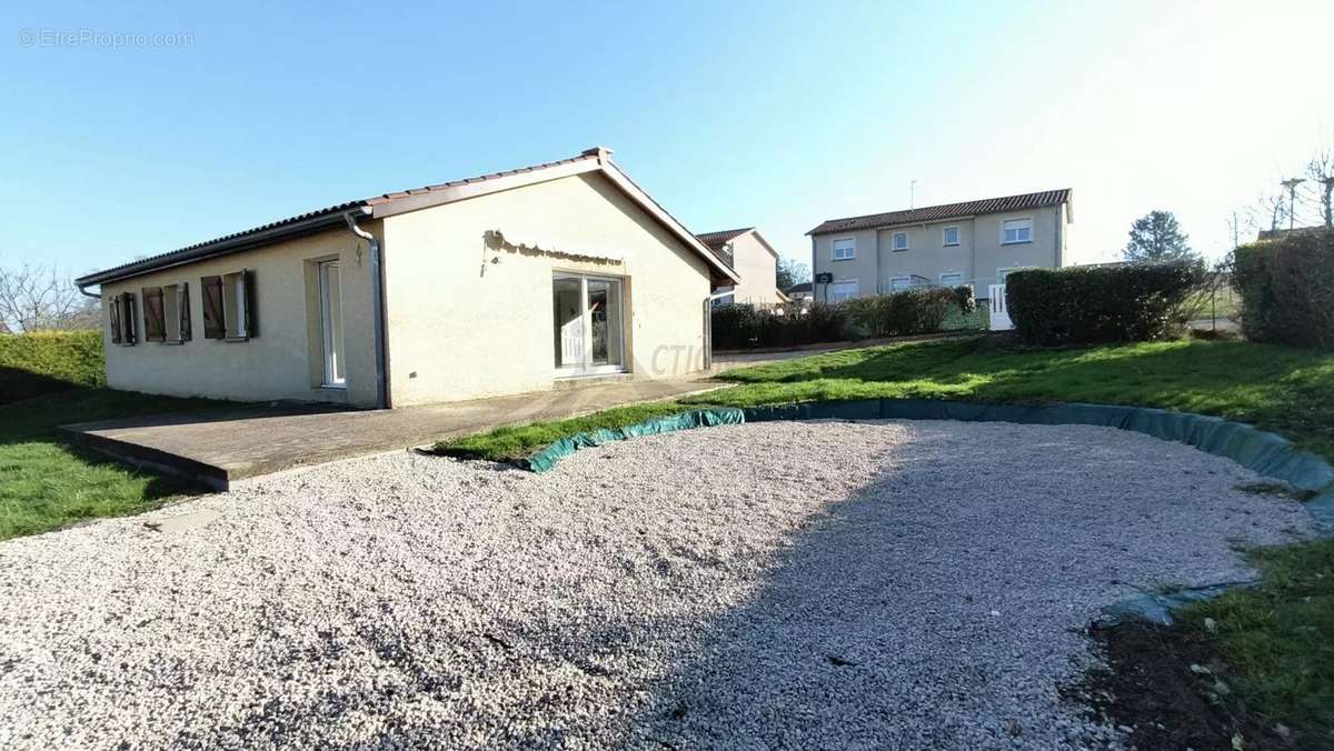 Maison à SAINT-BENIGNE