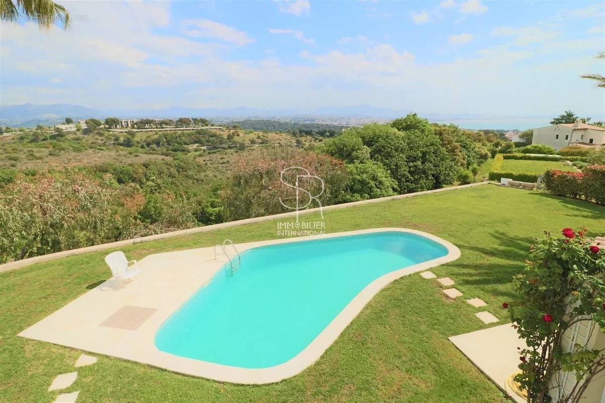 Maison à VILLENEUVE-LOUBET