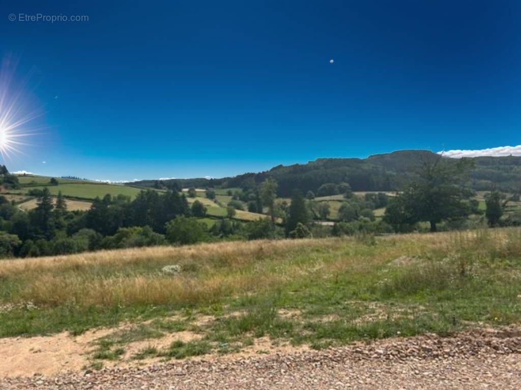 Terrain à MATOUR