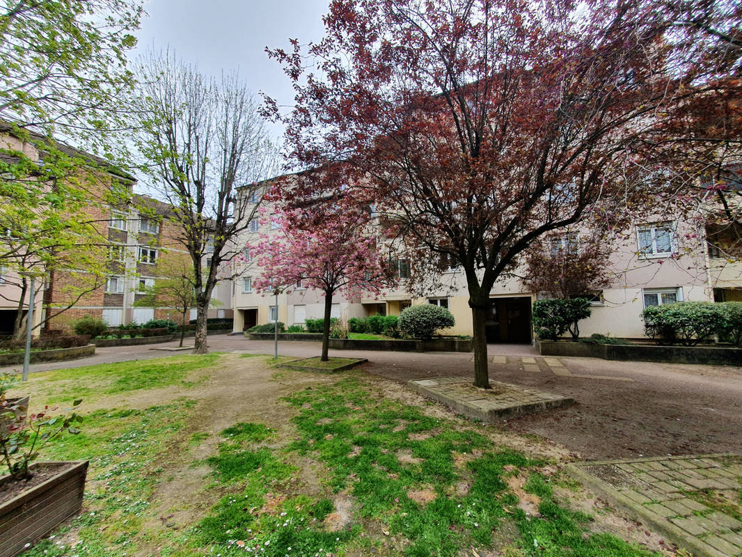 Appartement à GENNEVILLIERS