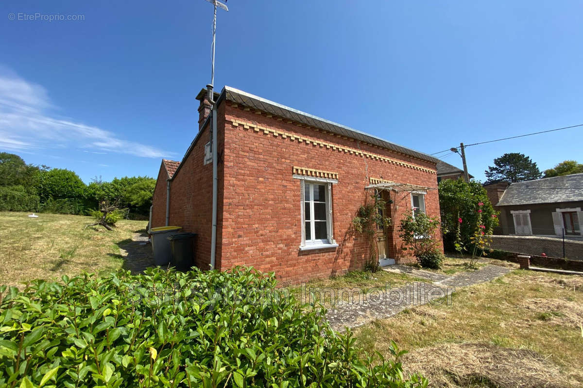 Maison à MILLY-SUR-THERAIN