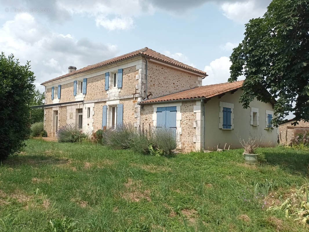 Maison à LA ROCHEFOUCAULD