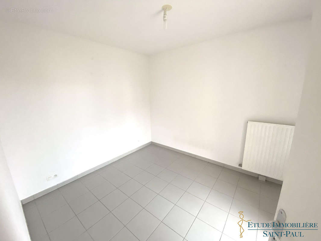 chambre 2 - Appartement à JUVIGNAC