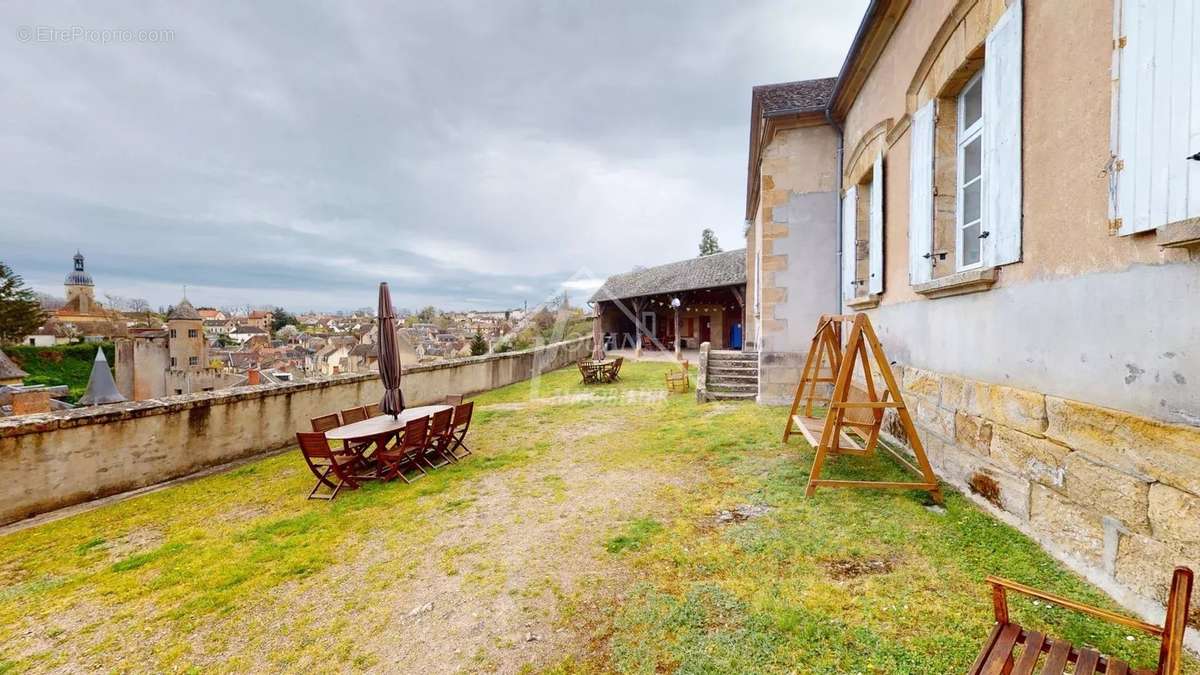 Appartement à BOURBON-L&#039;ARCHAMBAULT