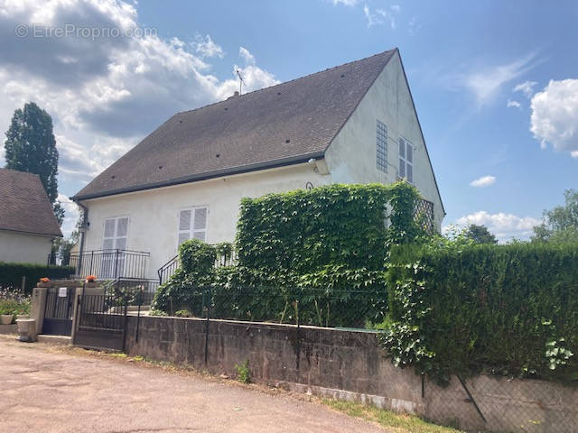 Maison à AUTUN