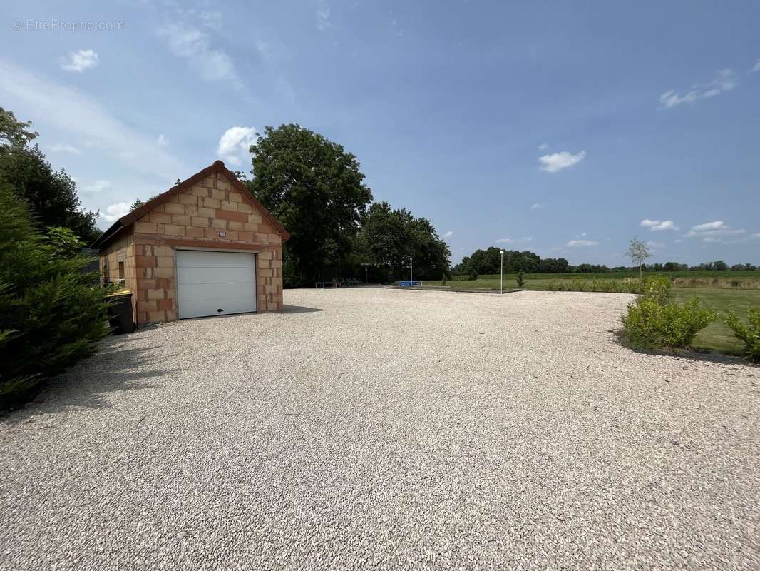 Maison à RANCY