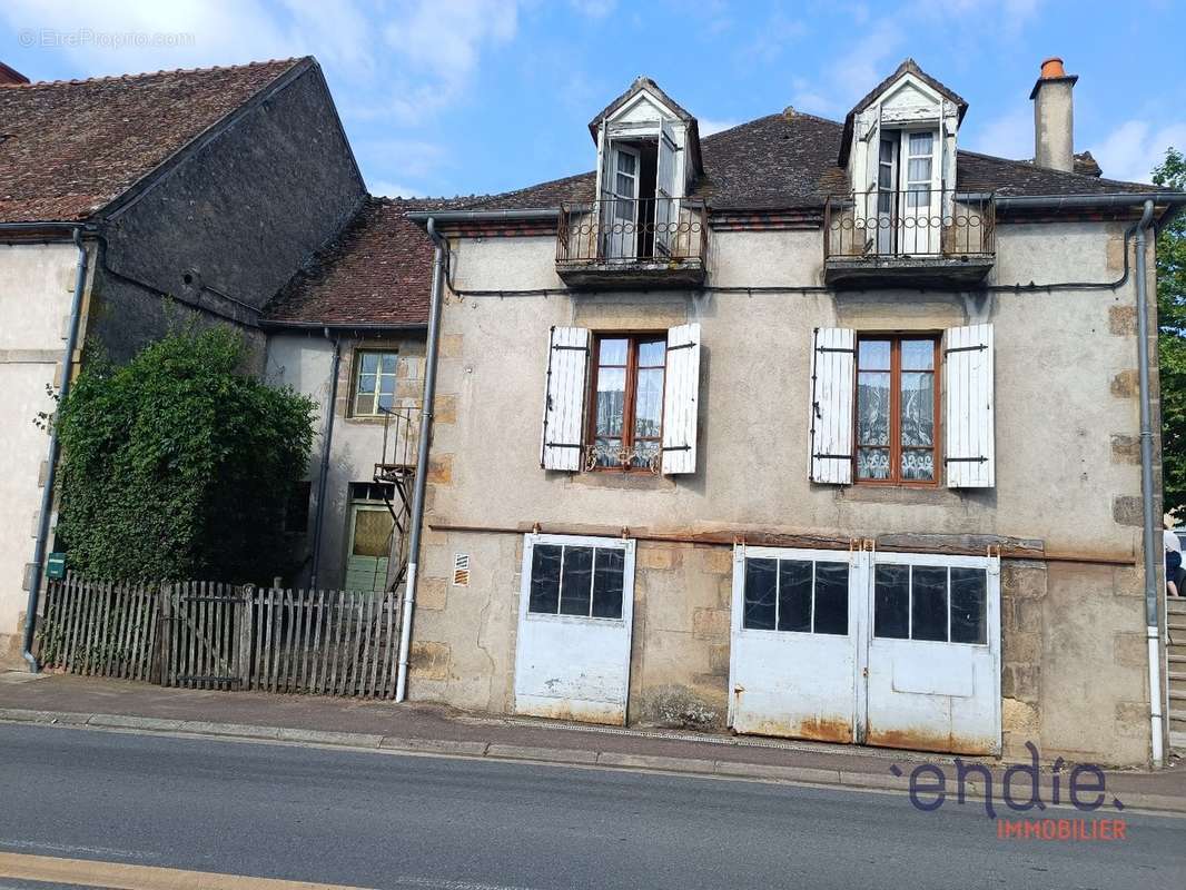 Maison à THENEUILLE