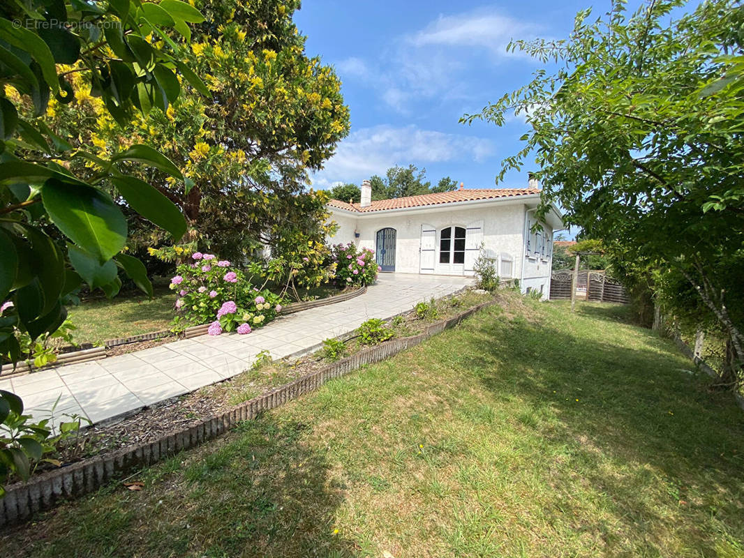 Maison à MARTIGNAS-SUR-JALLE