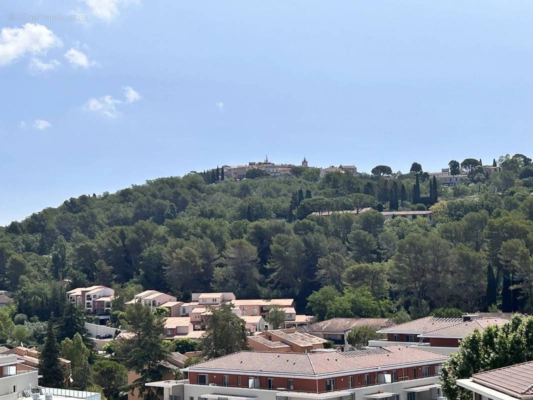 Appartement à MOUGINS