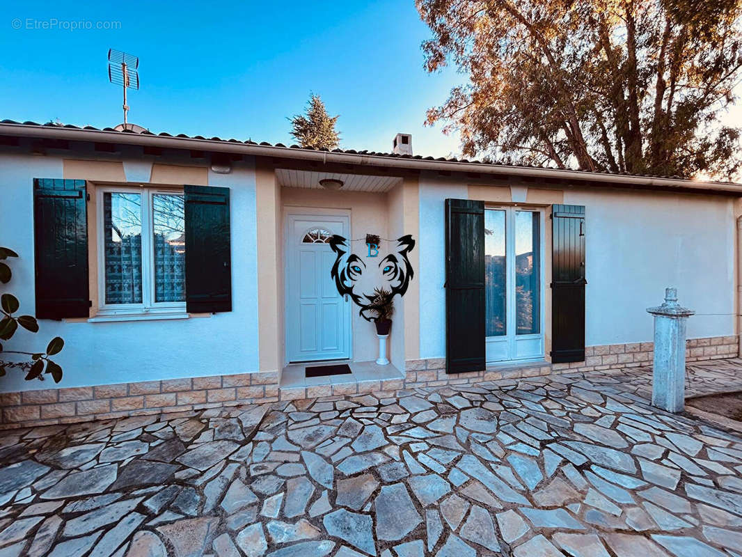 Maison à ROQUEBRUNE-SUR-ARGENS