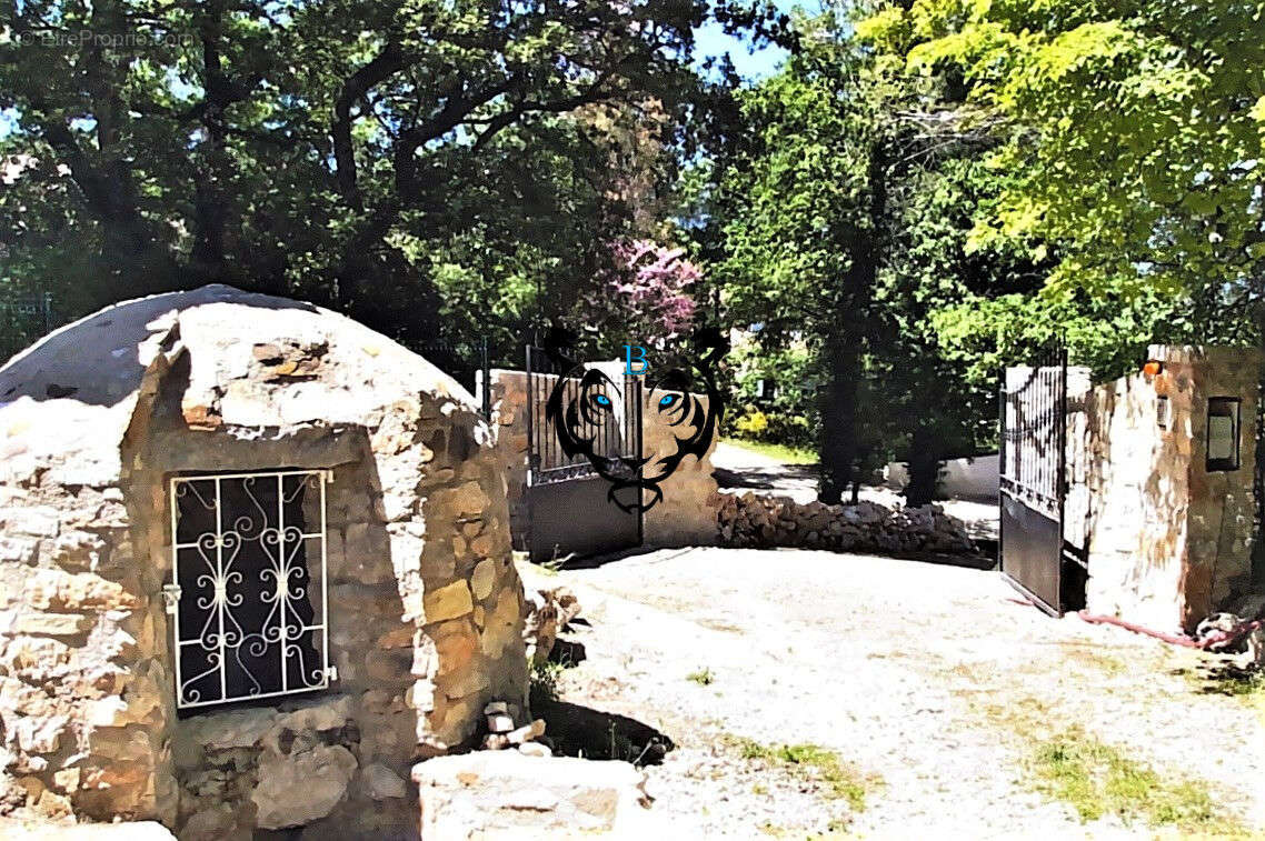 Maison à SAINT-PAUL-EN-FORET