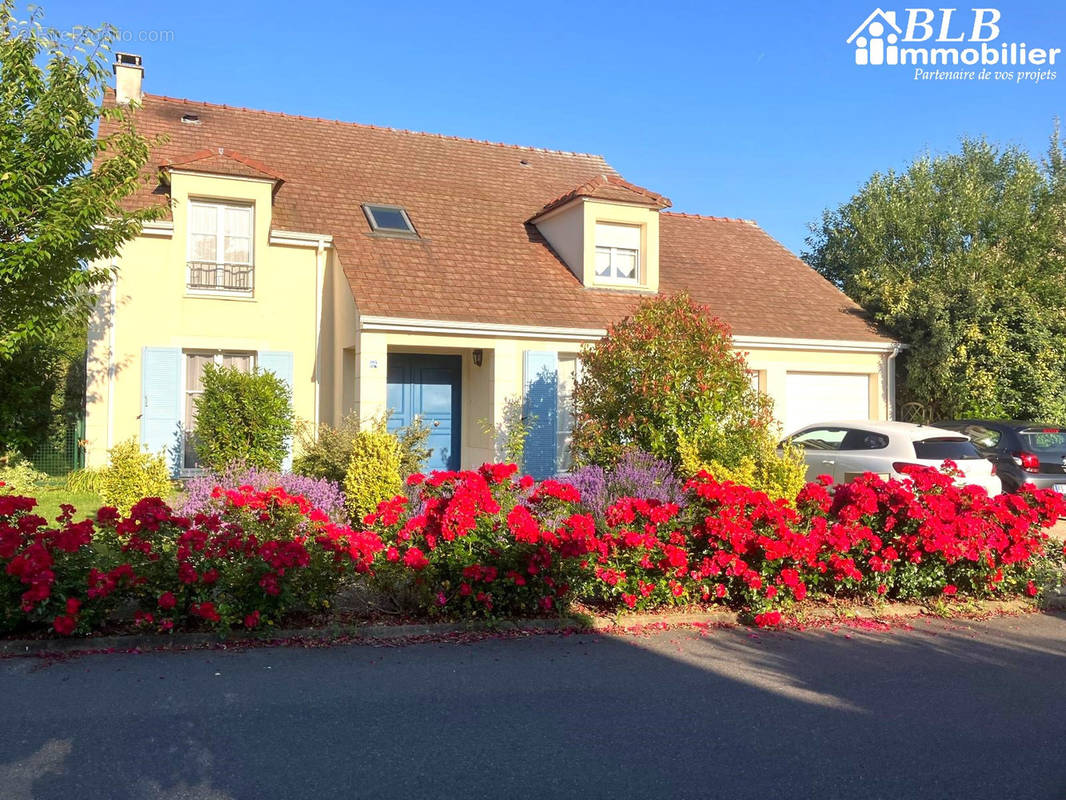 Maison à LES ESSARTS-LE-ROI