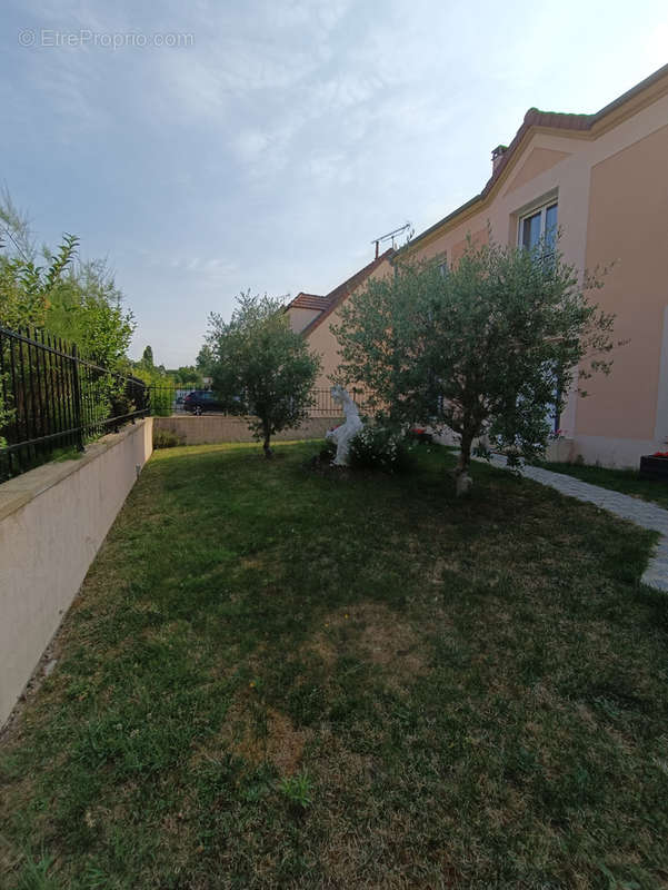 Maison à SAINT-GERMAIN-LES-ARPAJON