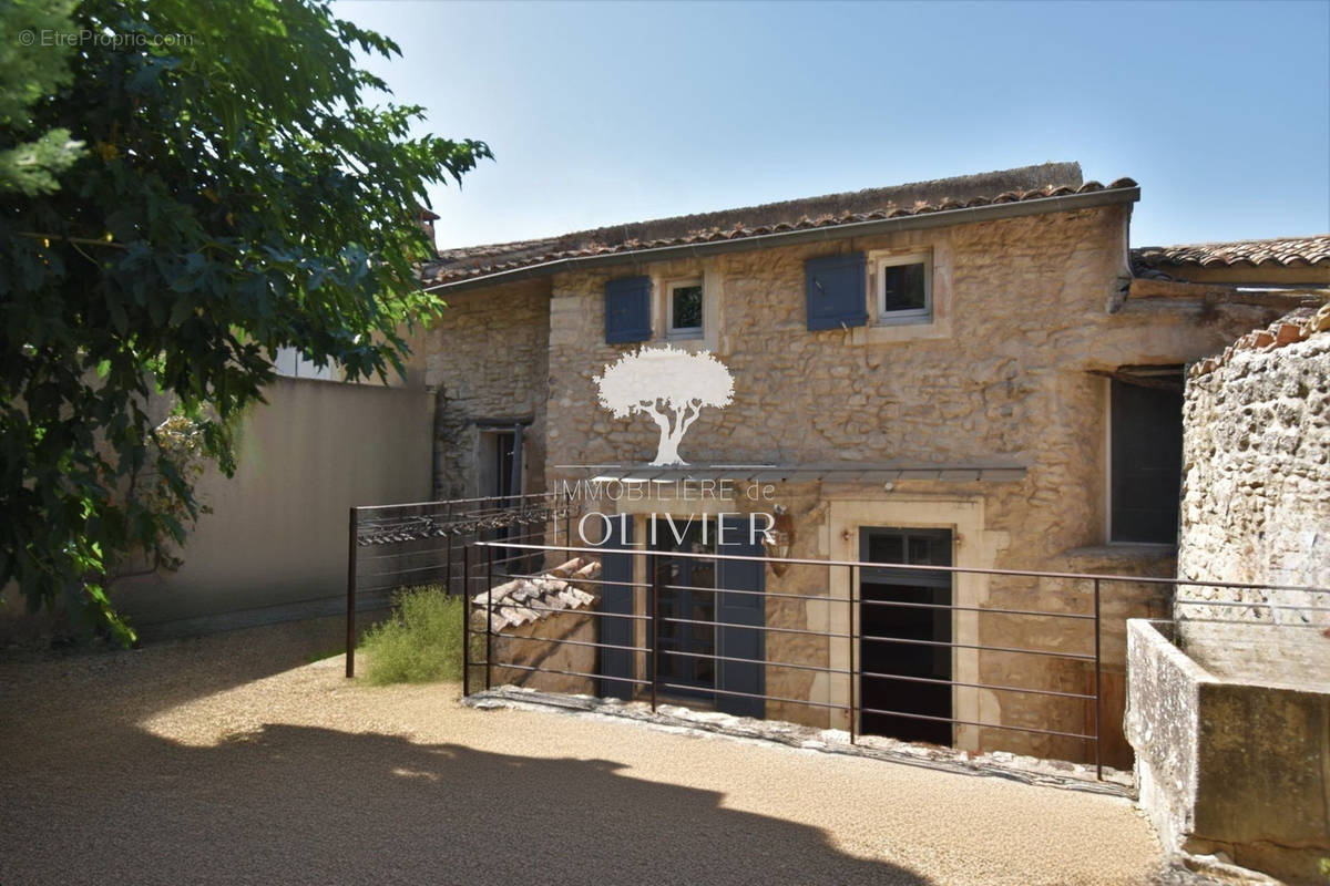 Maison à BONNIEUX