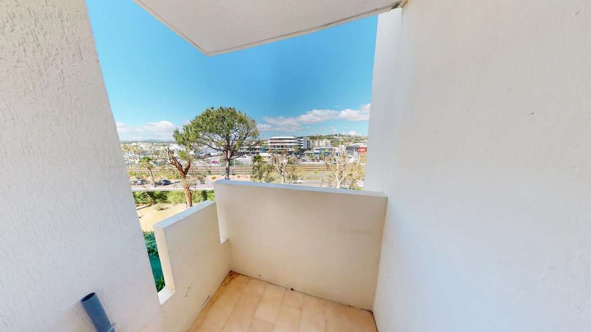 Appartement à VILLENEUVE-LOUBET