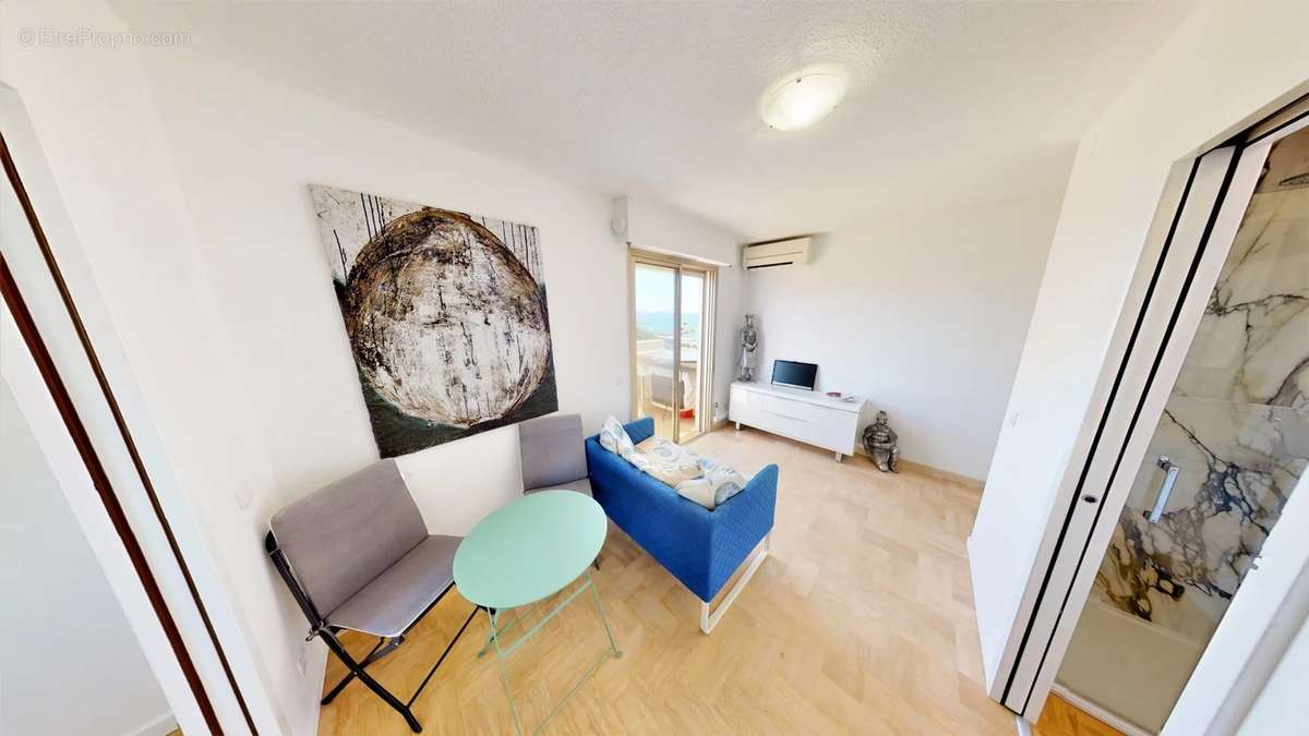 Appartement à VILLENEUVE-LOUBET