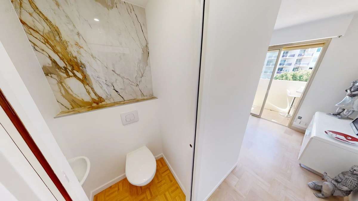 Appartement à VILLENEUVE-LOUBET