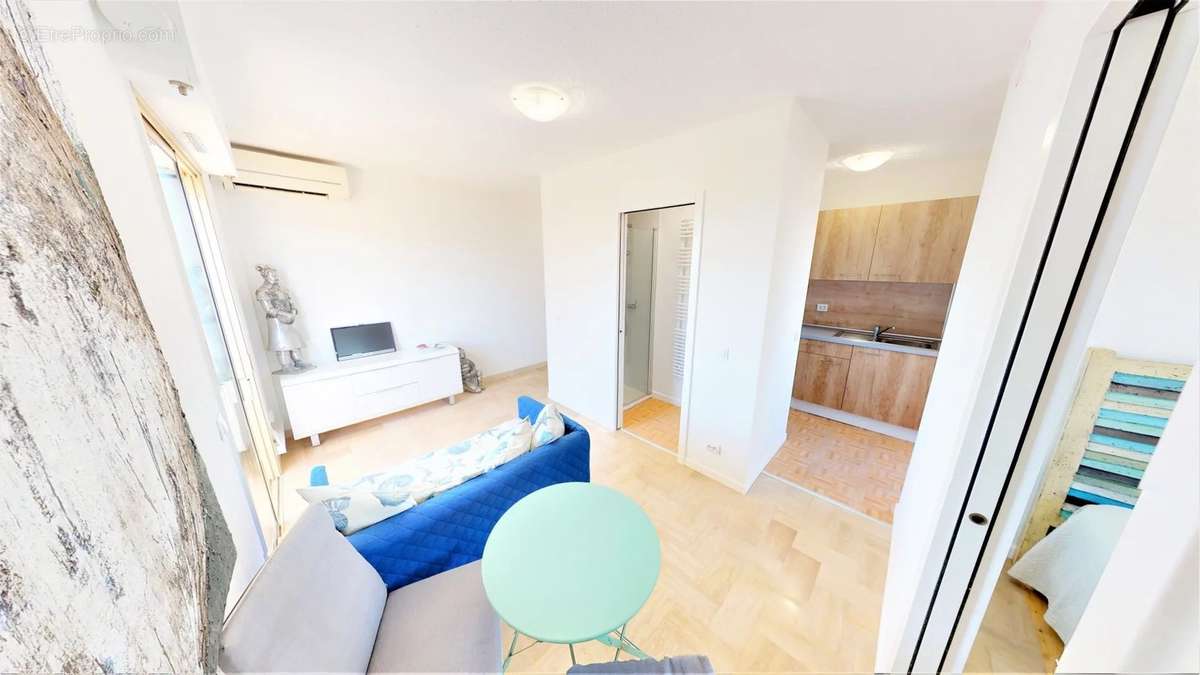 Appartement à VILLENEUVE-LOUBET