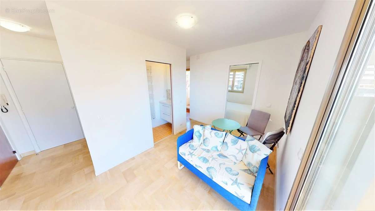 Appartement à VILLENEUVE-LOUBET