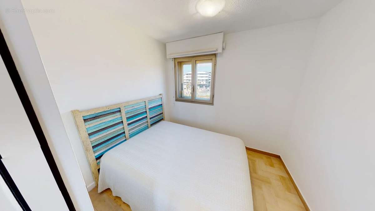 Appartement à VILLENEUVE-LOUBET