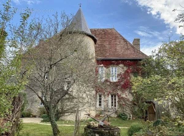 Maison à LE PONT-CHRETIEN-CHABENET