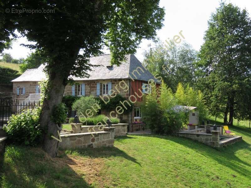 Maison à BRIGNAC-LA-PLAINE