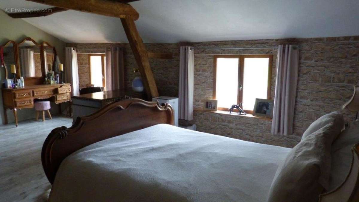 m Bed 4i - Maison à TRIE-SUR-BAISE