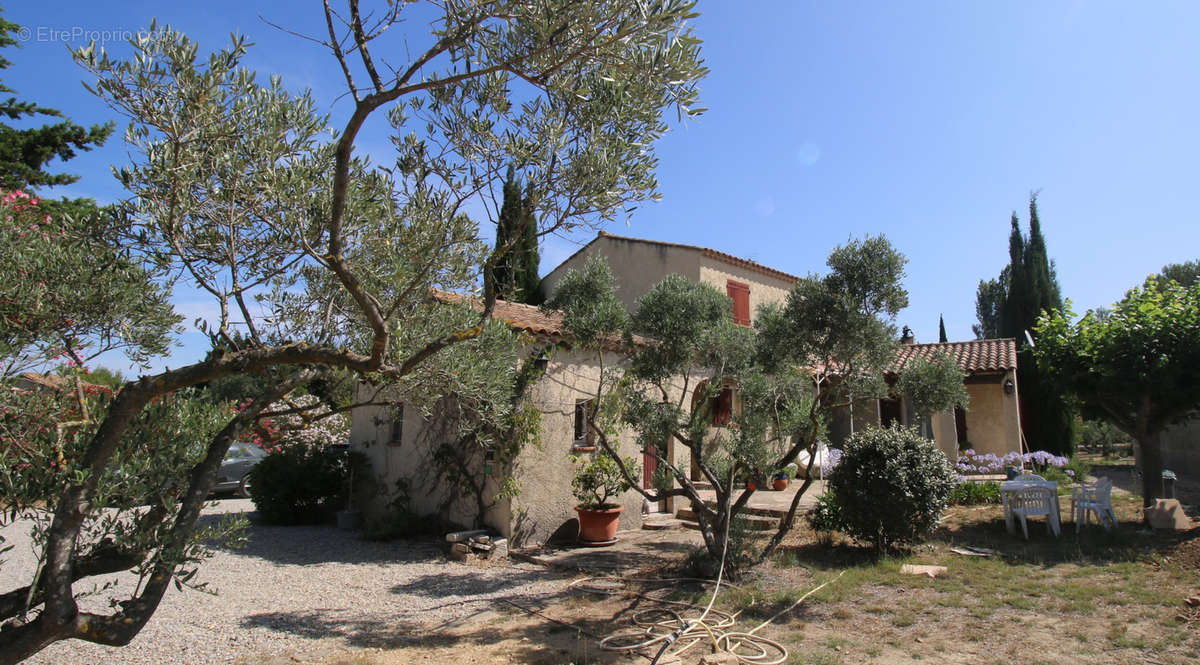 Maison à FONTVIEILLE