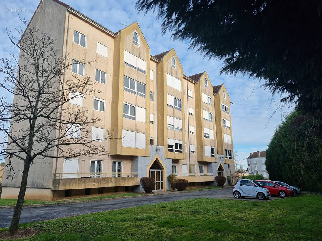 Appartement à PARAY-LE-MONIAL