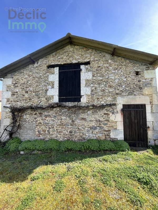 Maison à BONNEUIL-MATOURS