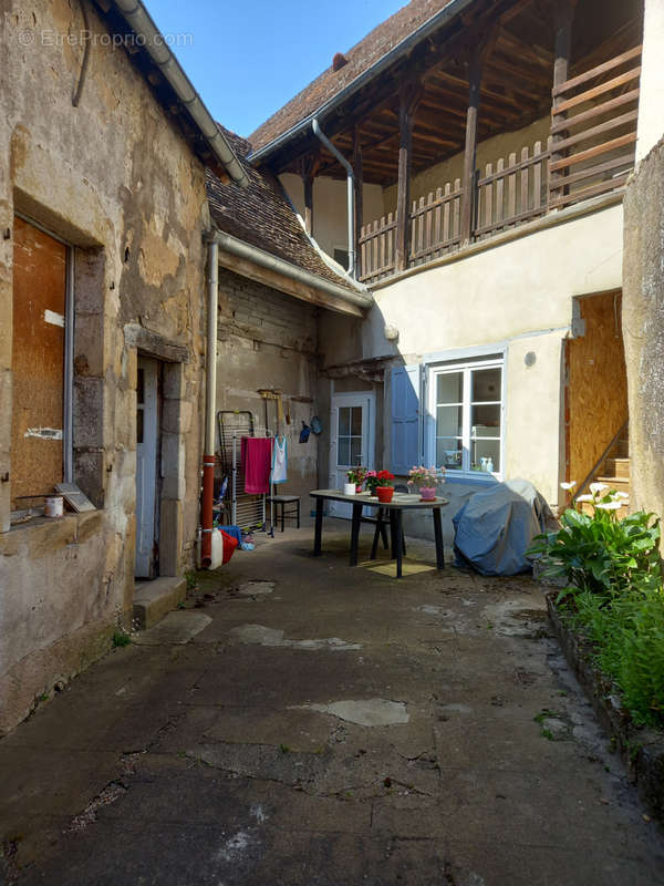 Maison à ARNAY-LE-DUC