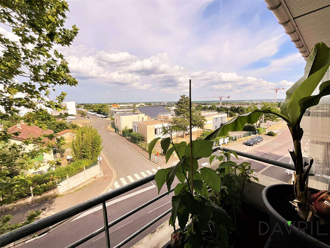 Appartement à CHANTELOUP-LES-VIGNES