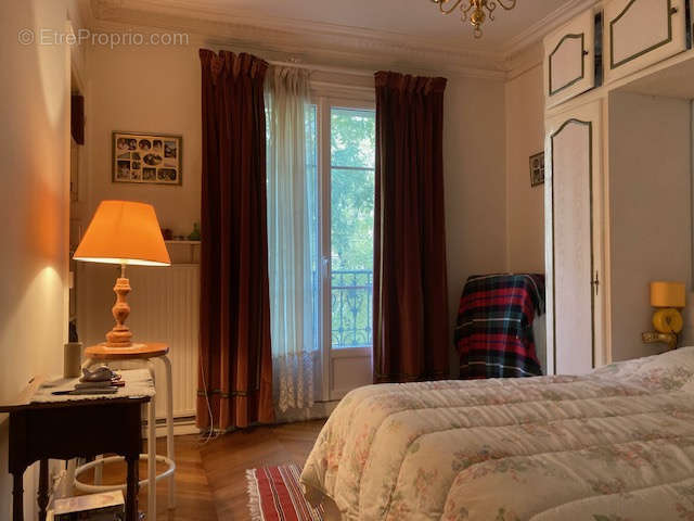 Appartement à PARIS-14E