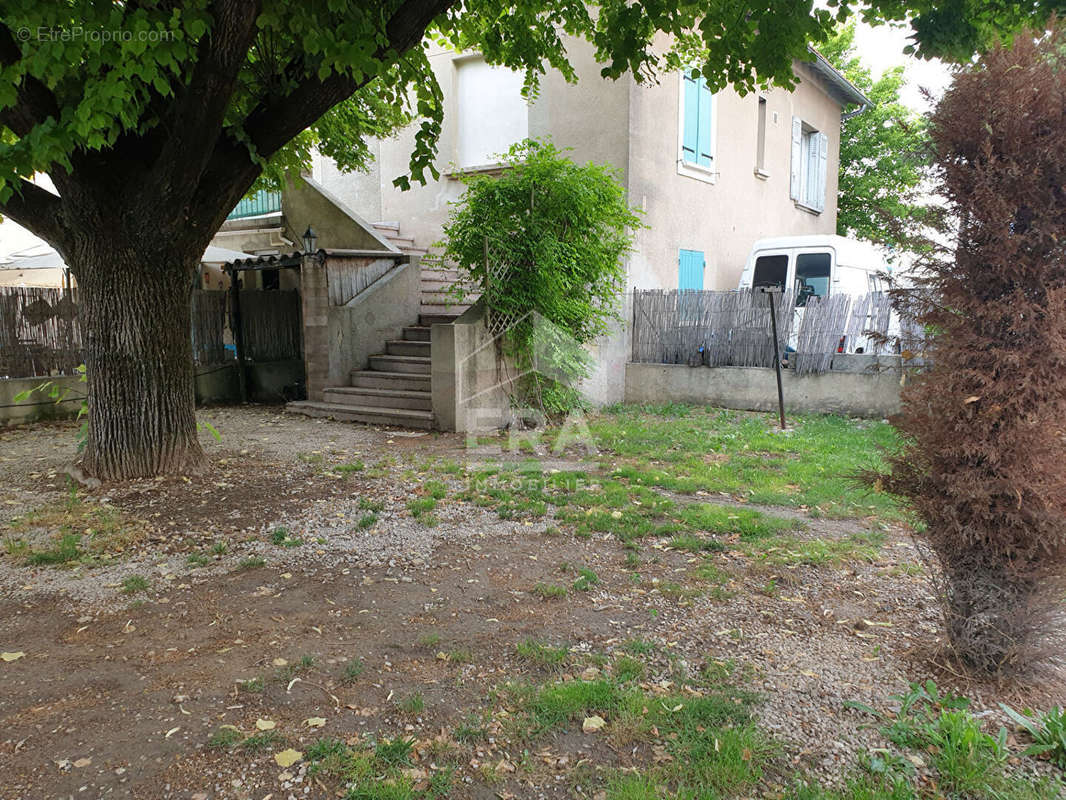 Maison à L&#039;ISLE-SUR-LA-SORGUE