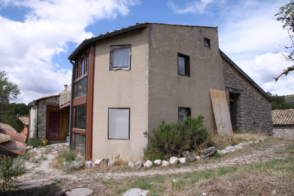 Maison à EOURRES