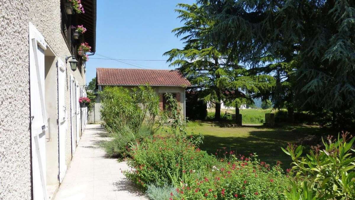 F terrasse entree iii - Maison à TRIE-SUR-BAISE