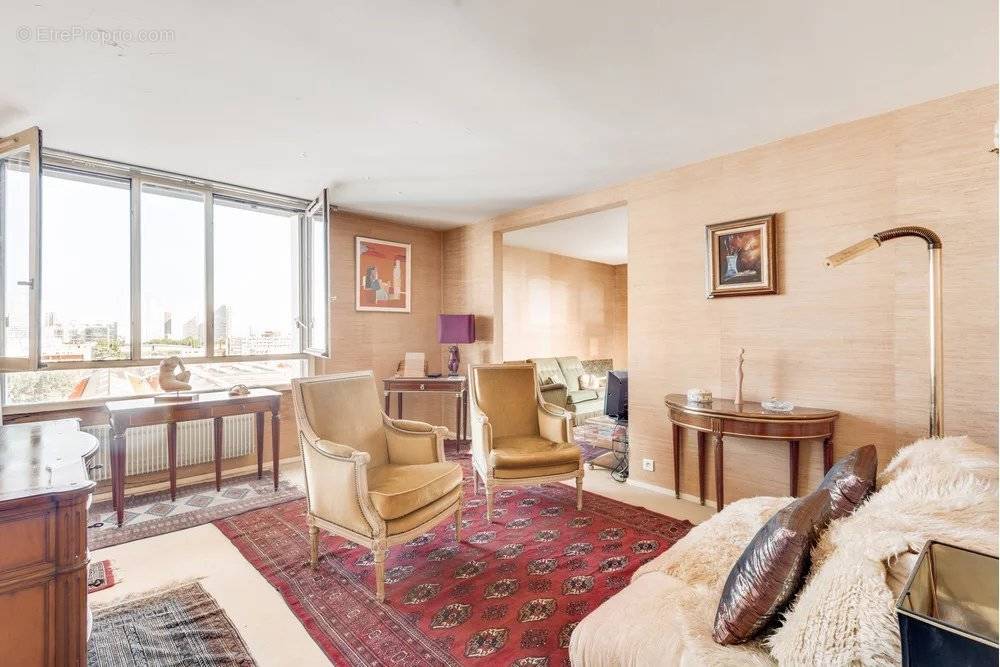 Appartement à IVRY-SUR-SEINE