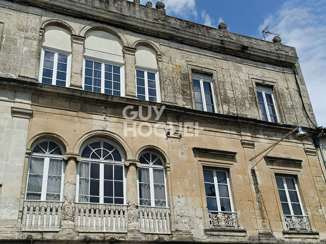 Appartement à FONTENAY-LE-COMTE