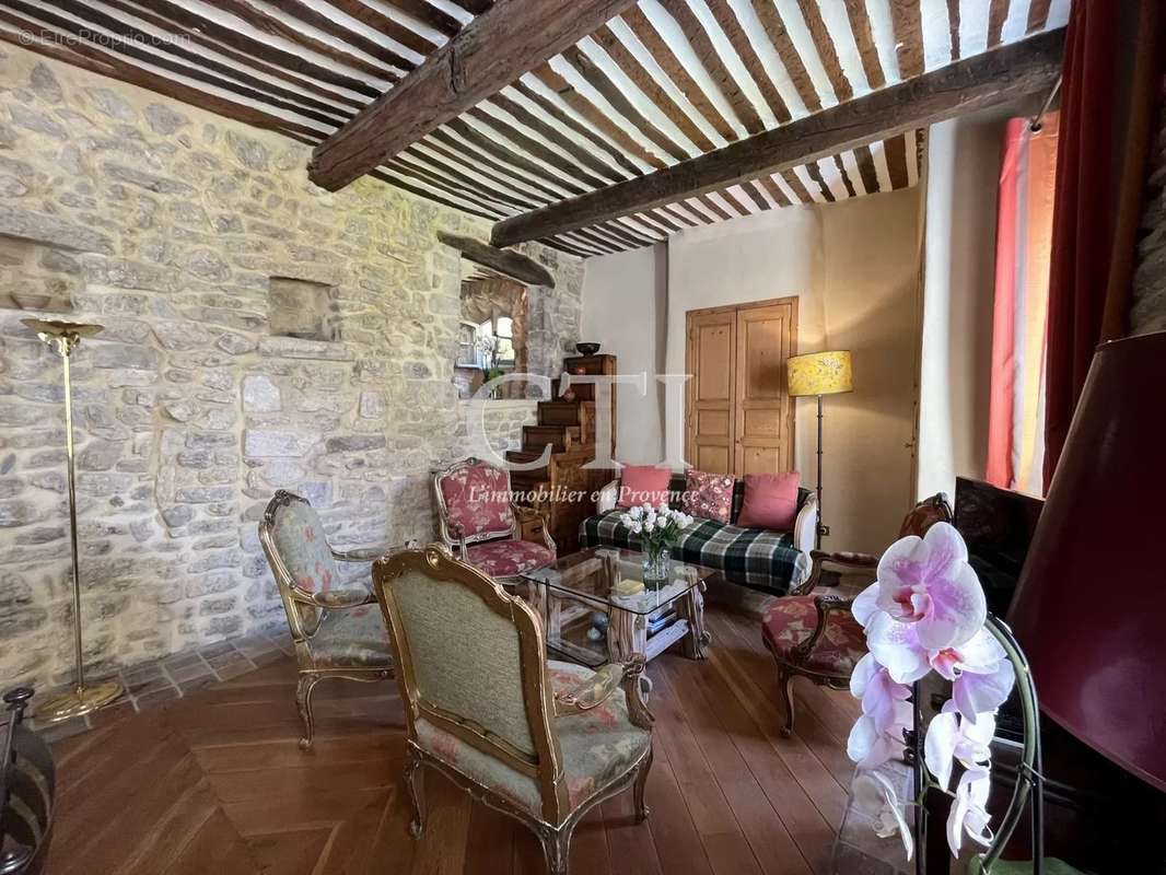 Maison à VAISON-LA-ROMAINE