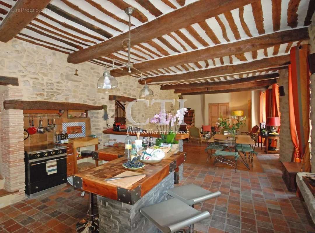 Maison à VAISON-LA-ROMAINE