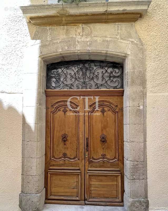 Maison à VAISON-LA-ROMAINE